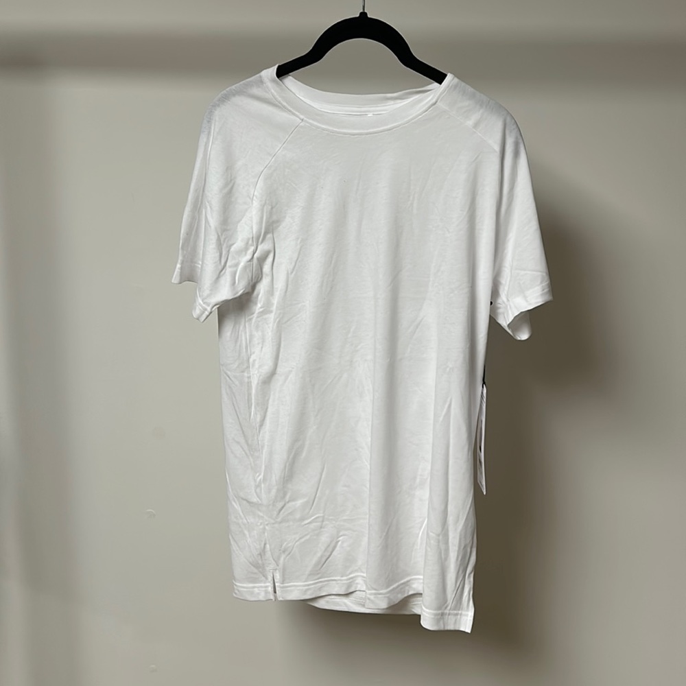 Alo yoga triumph crew neck tee white